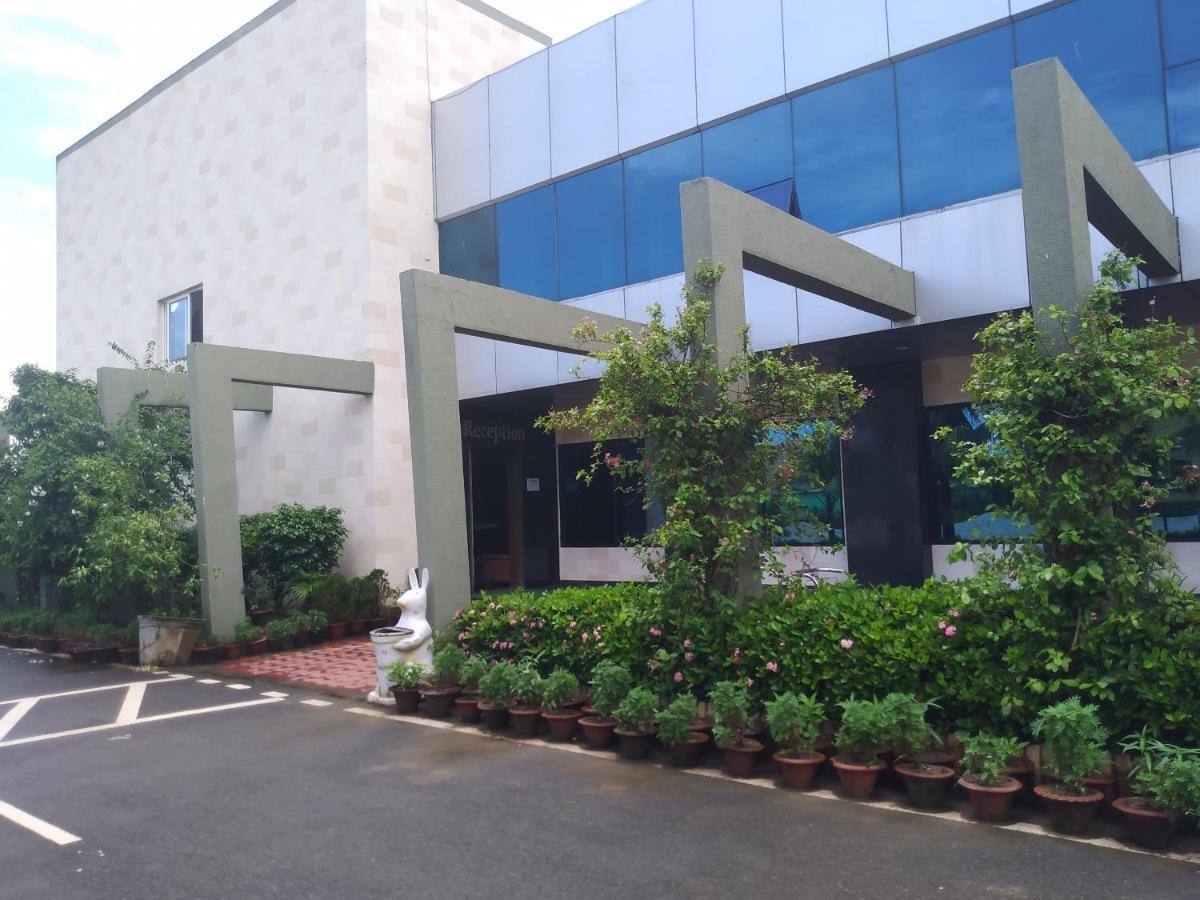 La Platina Premium Suites, Near Puri Sea Beach Экстерьер фото