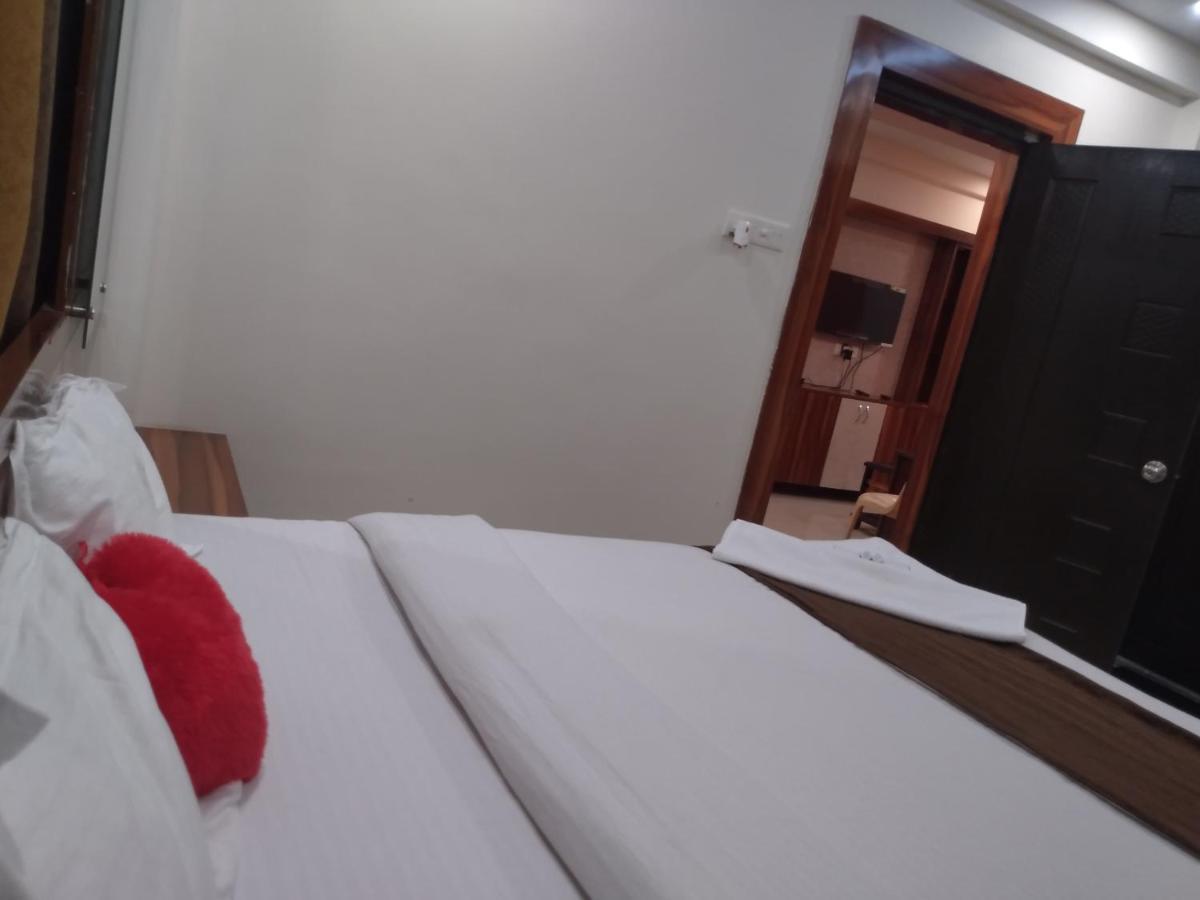 La Platina Premium Suites, Near Puri Sea Beach Экстерьер фото